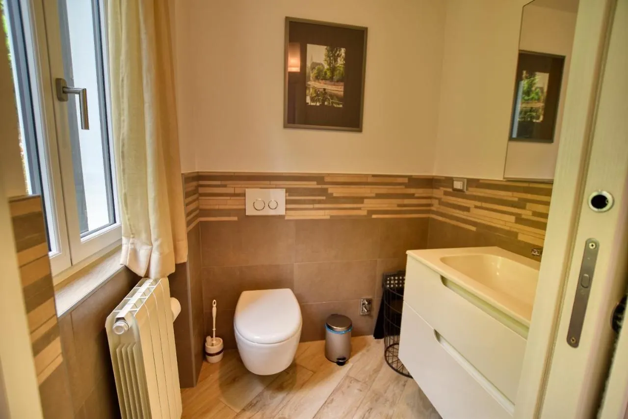 Apartment Villa Betty San Siro  Italy