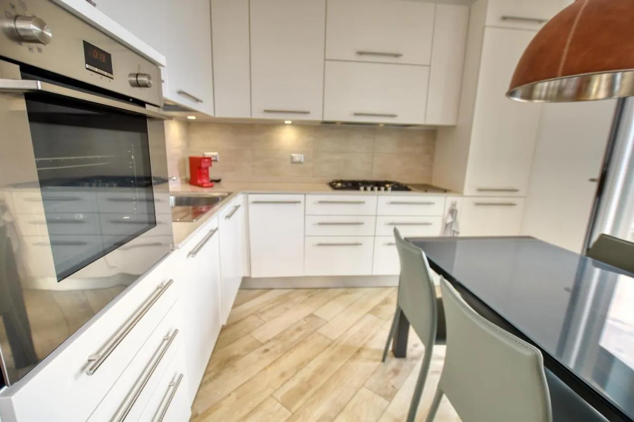 Apartment Villa Betty San Siro