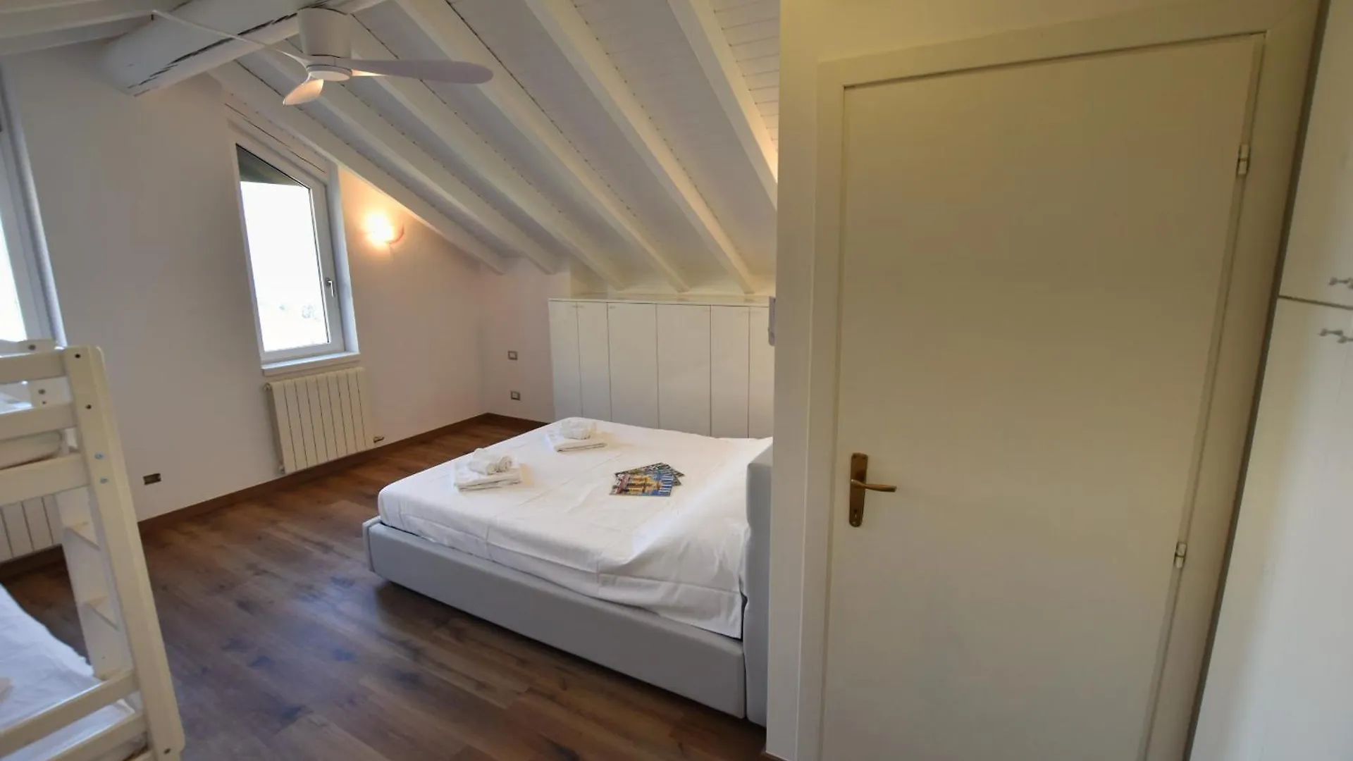 Apartment Villa Betty San Siro  Italy